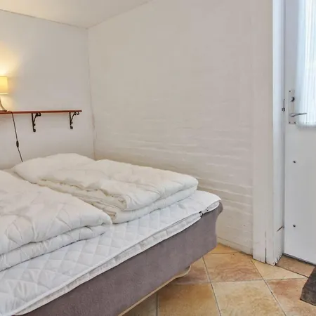 Gunnlaug - 500m From The Sea By Interhome Lakolk